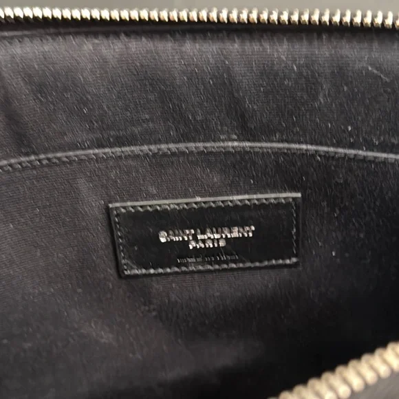 Saint Laurent Sleek Black envelope clutch - Picture 14 of 16